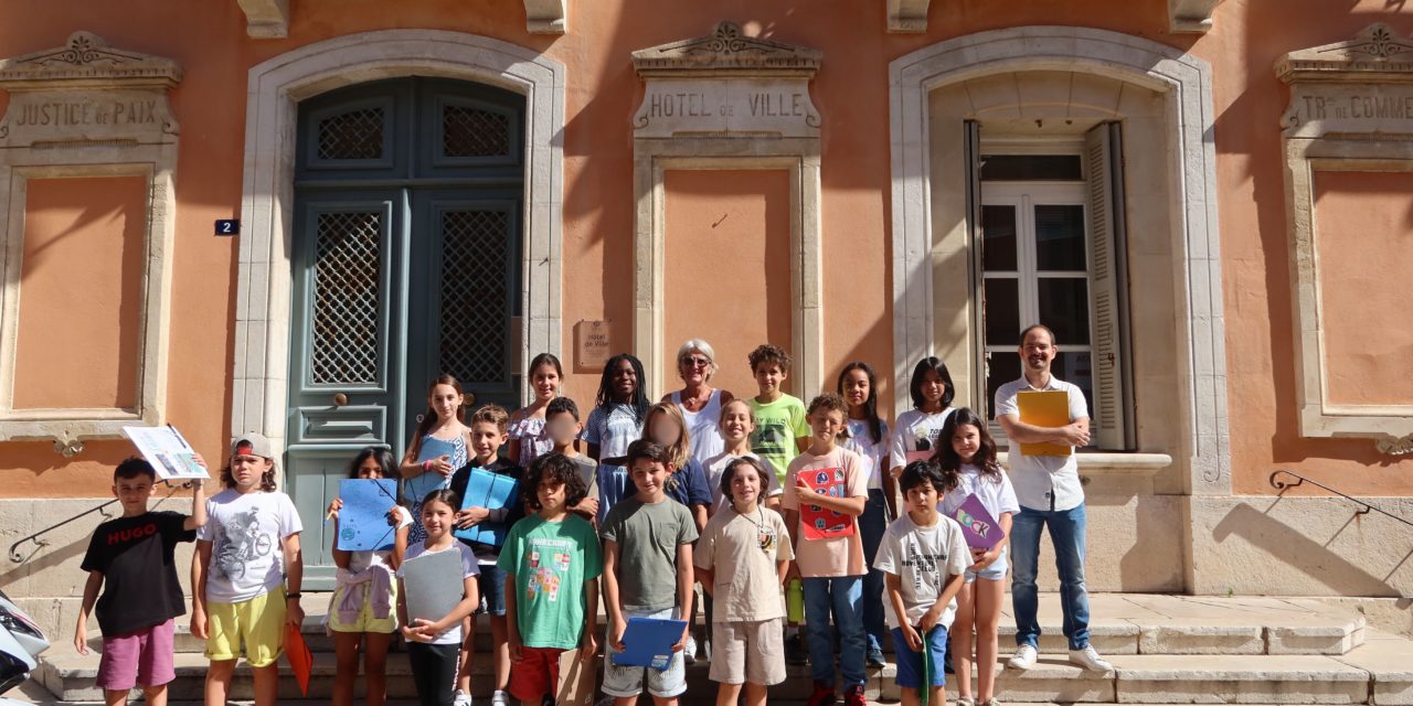 Réception d’une classe de CM1 de l’école élémentaire les Lauriers à l’Hôtel de ville