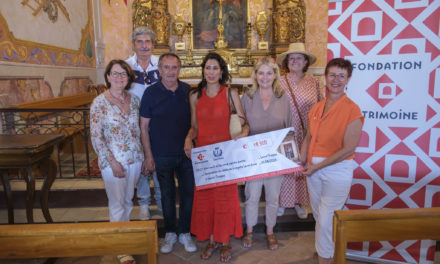 Remise d’un chèque de 19 500€ recueillis en faveur de la restauration du retable de la chapelle Sainte-Anne