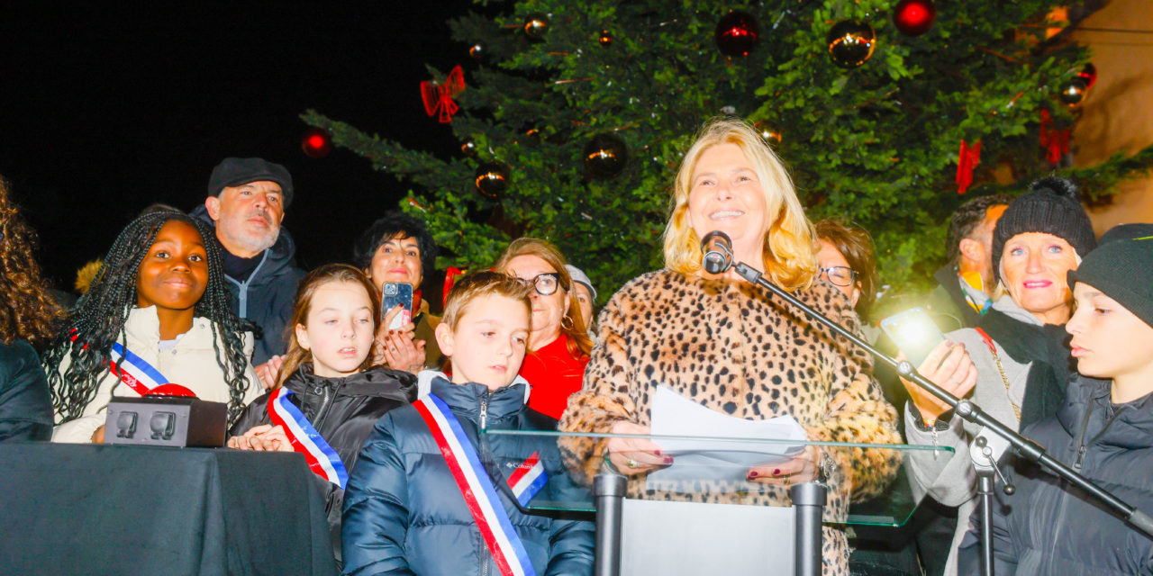 Lancement des festivités de Noël à Saint-Tropez, un spectacle féérique