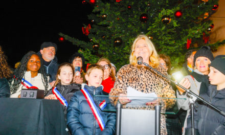 Lancement des festivités de Noël à Saint-Tropez, un spectacle féérique